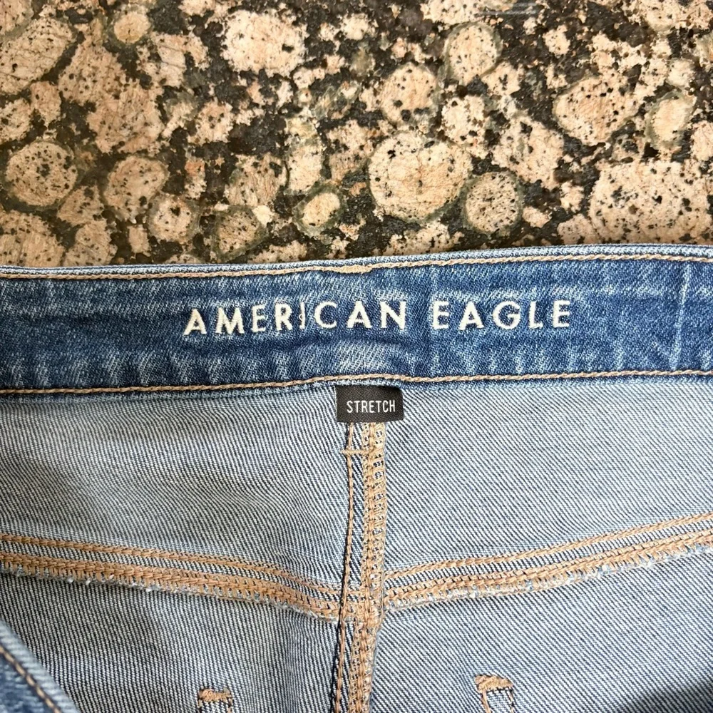 American Eagle Mom Straight Jean Blue Denim Medium Wash Distressed Size 14R